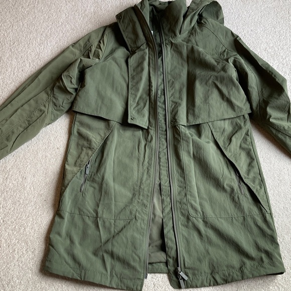 Lululemon Always Effortless long jacket in medium olive - Picture 2 of 15